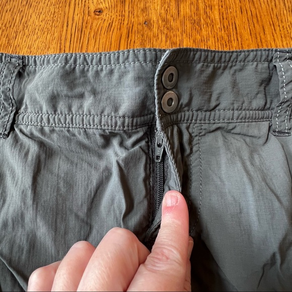 ⭐️ Columbia Omni-Shade Sun Protection Gray Skirt Size 4 - Picture 3 of 15